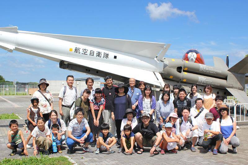 航空自衛隊浜松広報館で集合写真